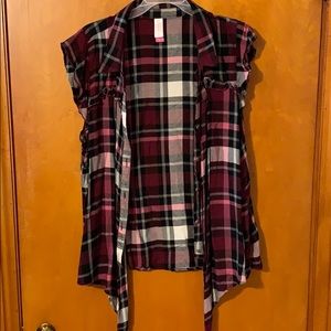 Plaid sleeveless top